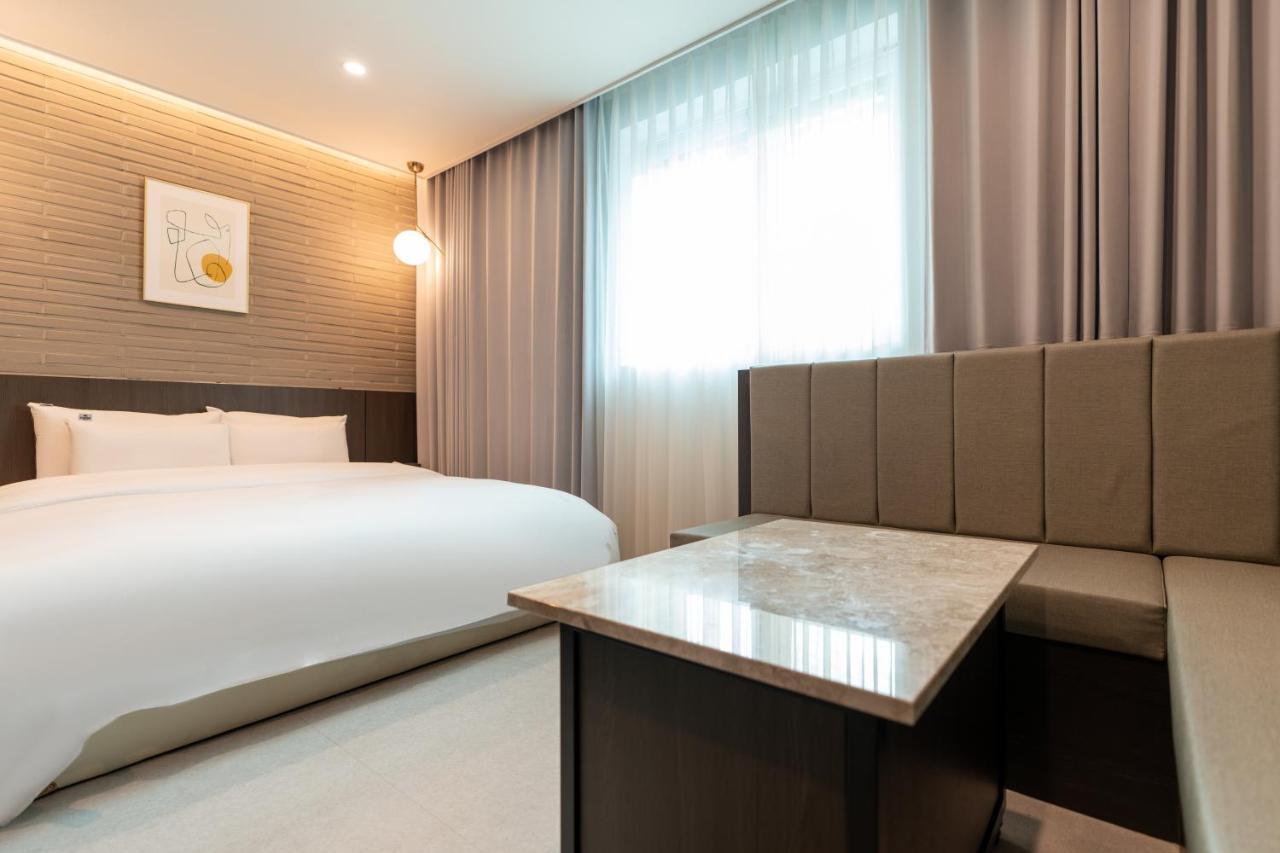 Jecheon Hound Hotel Chech'ŏn Extérieur photo