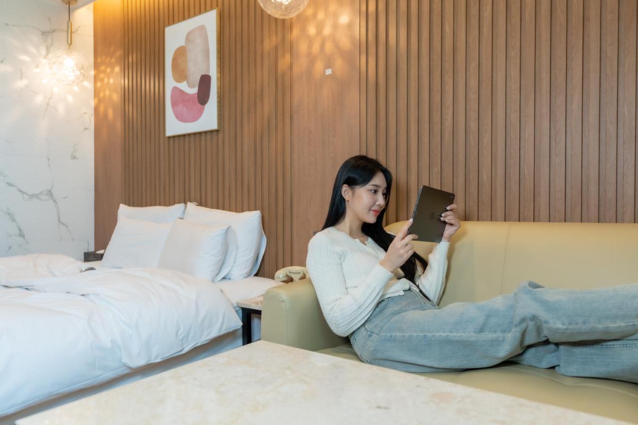 Jecheon Hound Hotel Chech'ŏn Extérieur photo
