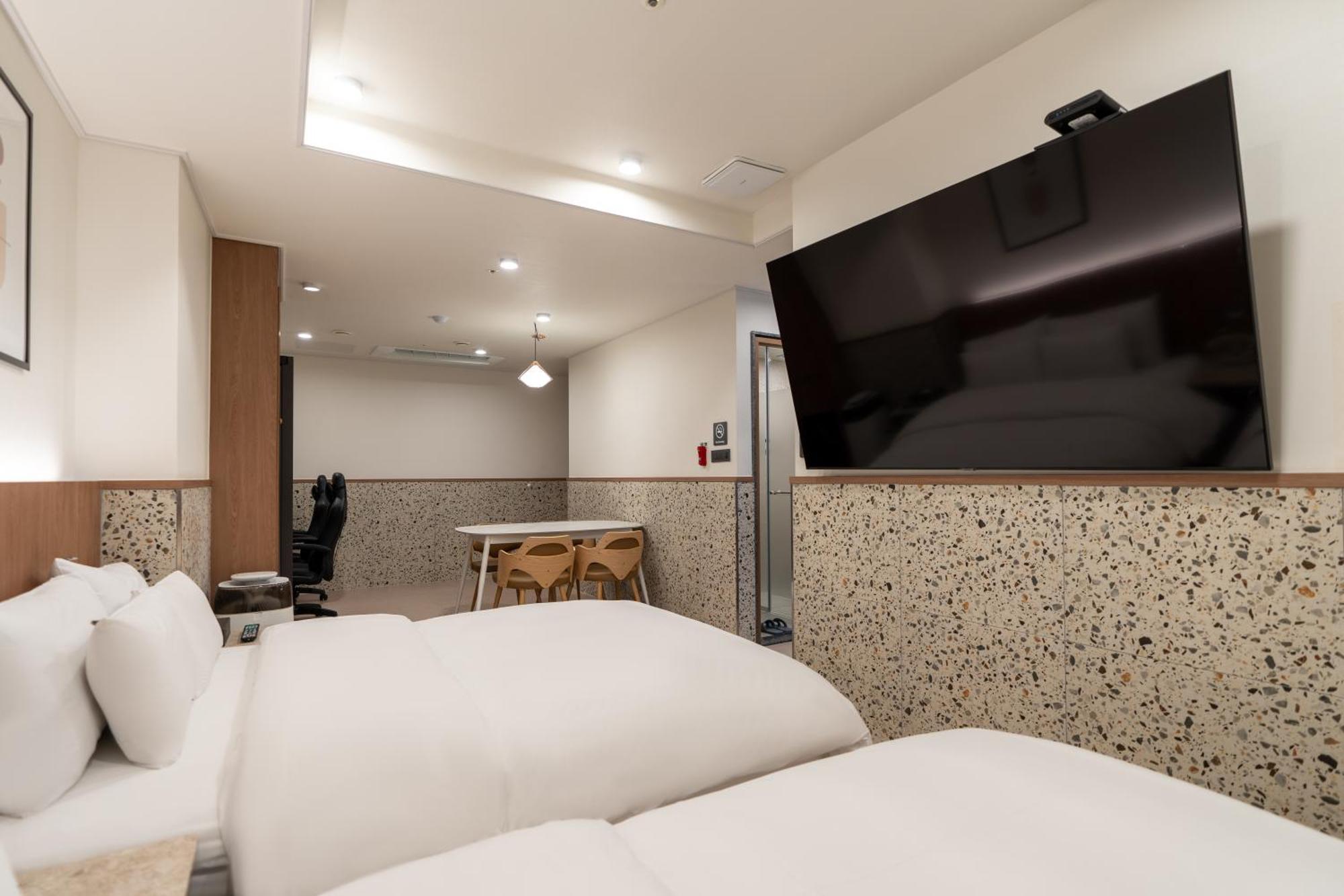 Jecheon Hound Hotel Chech'ŏn Extérieur photo